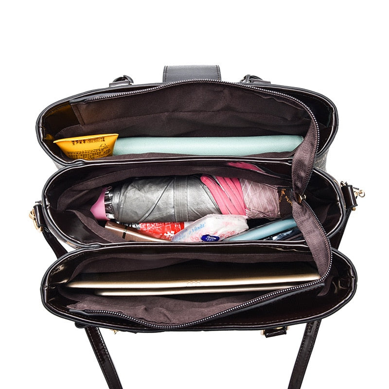 Bolsa feminina de ombro e mão  conjunto de luxo.