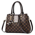 Bolsa feminina de ombro e mão  conjunto de luxo.