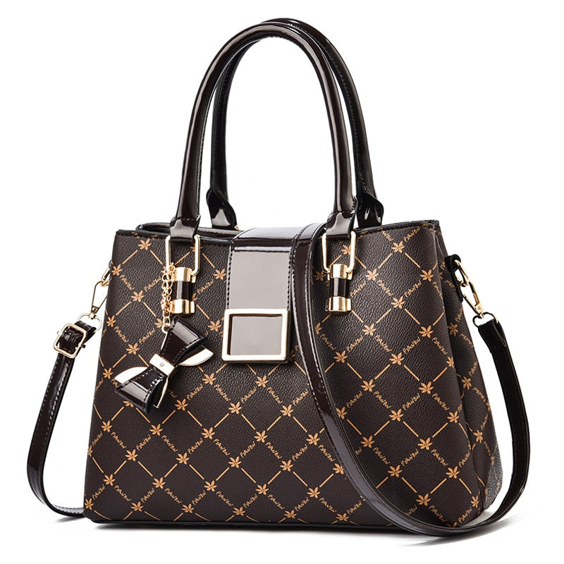 Bolsa feminina de ombro e mão  conjunto de luxo.