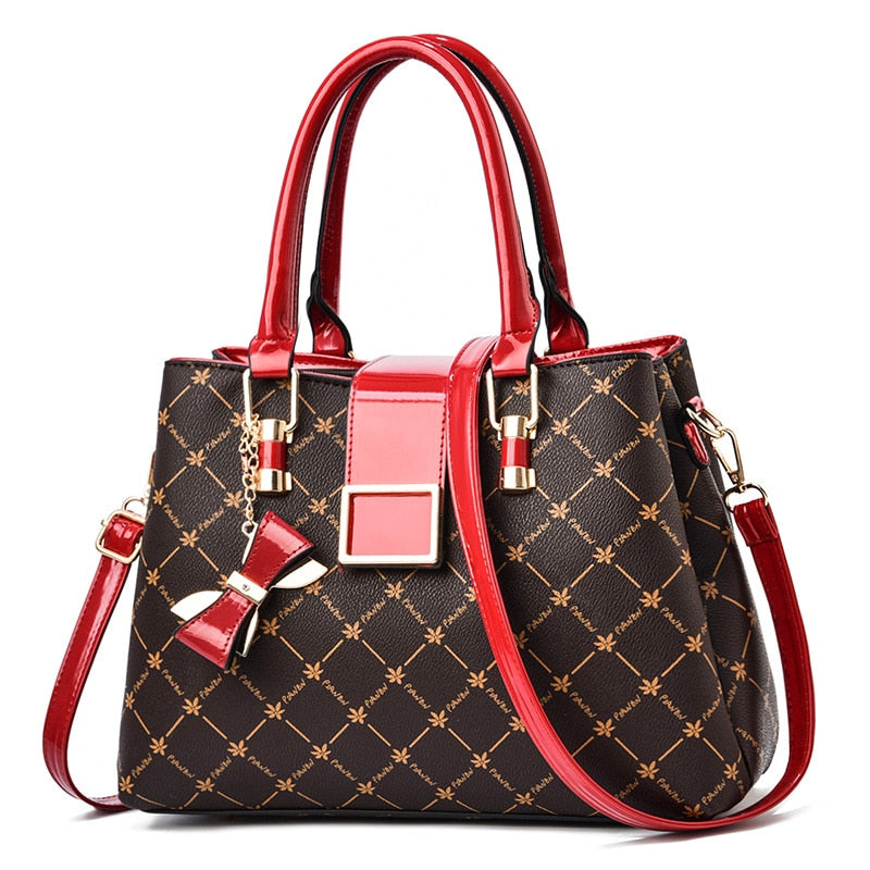 Bolsa feminina de ombro e mão  conjunto de luxo.